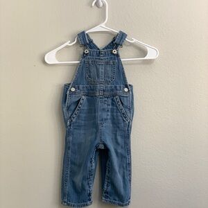 Gap Baby Classic Medium Light Denim Size 12-18 Months Organic Overall/Jumper